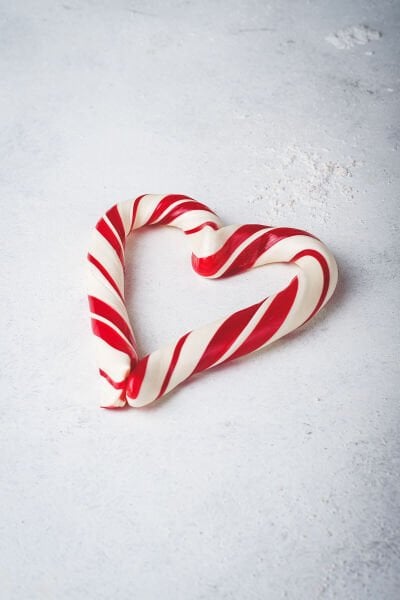 Kırmızı Beyaz Kalp Şeker Kutusu